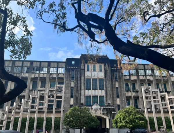 菲律宾语言学校有哪些(自己去报名便宜吗)